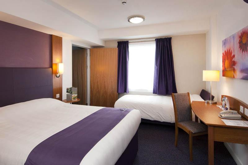 Premier Inn Derby South Екстер'єр фото